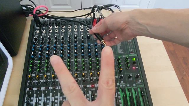Dual Stream PC setup with one microphone and mixer смотреть онлайн