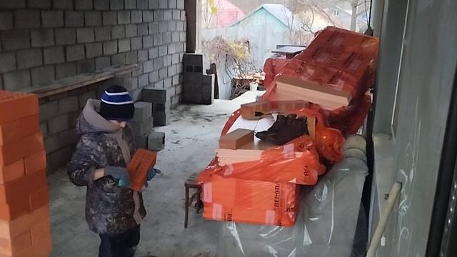 Дом ? продолжение. На бетонную плиту кладём шлакоблок и делаем фасад смотреть онлайн