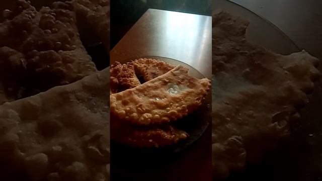 домашний чебурек, а не вкусно усё 😁. вот где вкусняшка. смотреть онлайн