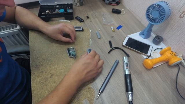 Меняю старый брелок для авто сигнализации на новый . смотреть онлайн