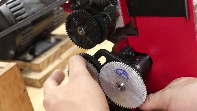 Cutting Imperial Threads On My Metric Mini Lathe (And Metric On Imperial Lathes Too) смотреть онлайн