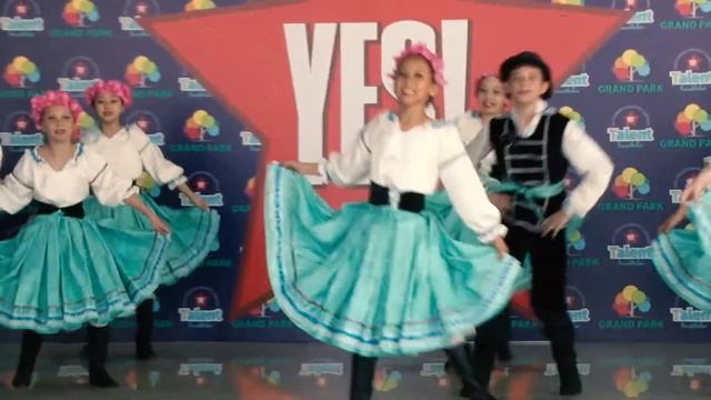 Танцевальная студия "SunRise" - "Полька" смотреть онлайн