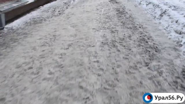 Снежная каша на дорогах Орска, 08.01.2017 смотреть онлайн