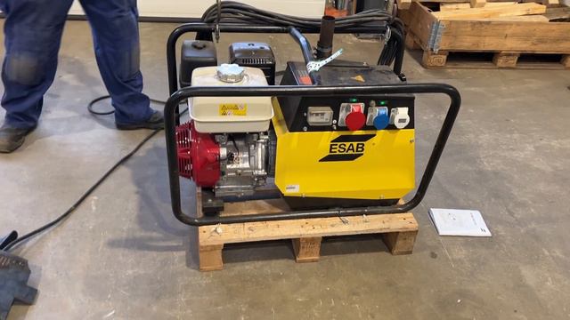 Køb Svejsemaskiner ESAB KHM 190 HS Motorsvejser/generator på Klaravik смотреть онлайн
