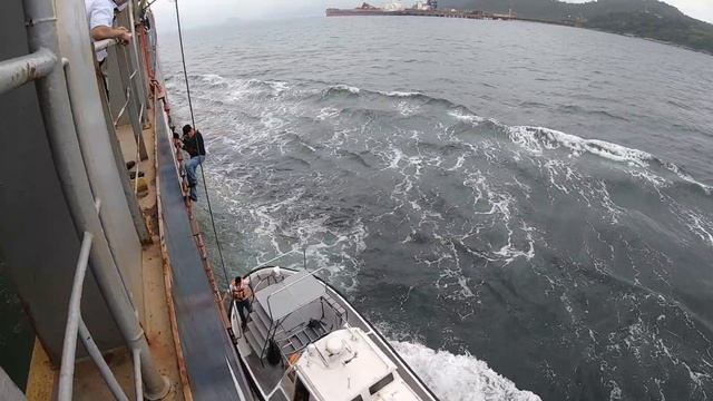 Marine Pilots Boarding Ships at Sea - Лоцман на борту! (Lost Sky feat Chris Linton - Fearless pt.II смотреть онлайн