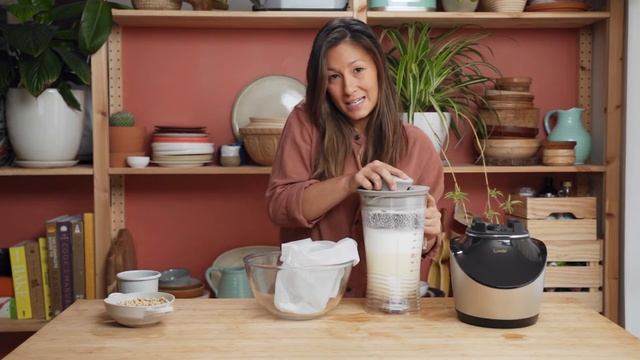 Step by step HOMEMADE SOY MILK with a blender смотреть онлайн