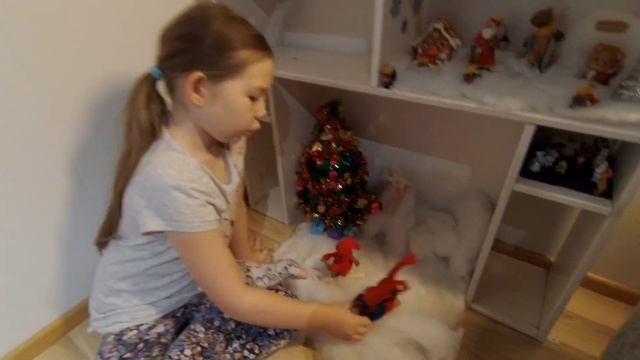 Takka valokuvahyllystä. Рождественский камин из полки для фото. смотреть онлайн