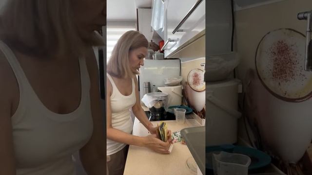 Тесто для хлеба Счастливчик смотреть онлайн