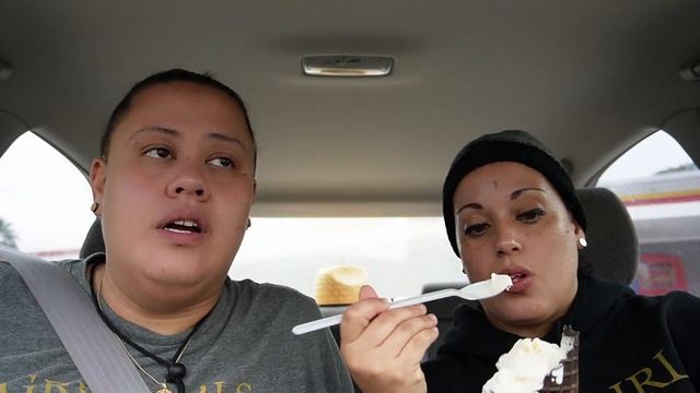 Sonic Double Stuff Oreo Waffle Cone Review! смотреть онлайн