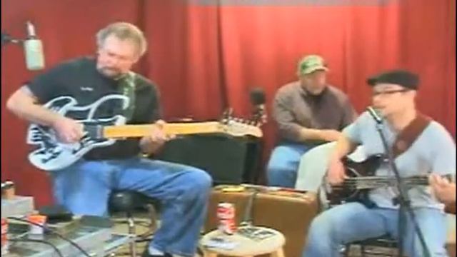 Buddy Love's tribute to Sonny Bono on GuitarPickle.com смотреть онлайн