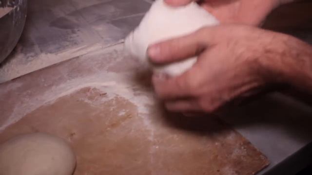 WHAT TO DO WHEN PIZZA DOUGH IS OVER GROW смотреть онлайн