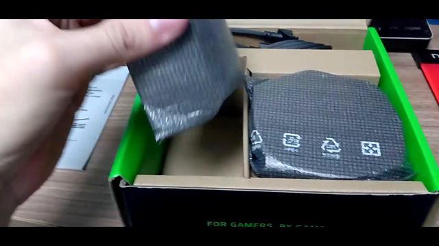 "RAZER SEIREN MINI | MICROFONO CONDENSADOR SUPERCARDIOIDE | UNBOXING REVIEW" смотреть онлайн