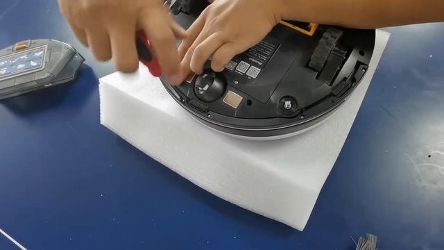 How to disassemble and assemble Mamibot EXVAC880 robot floor cleaner. For replacing parts. смотреть онлайн