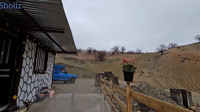 Documentary about the nomadic life of sewing local clothes and teaching and cooking buttermilk смотреть онлайн