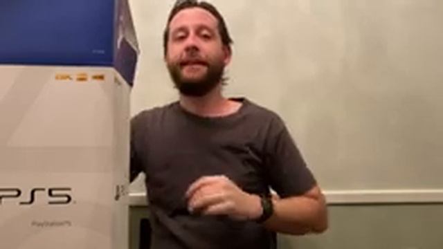 Fresh out of the shower, Jordy unboxes PS5 смотреть онлайн