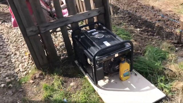 ЗАСЫПАЛИ ДОРОЖКУ ВО ДВОР. ПОСАДИЛА РЕДИСКУ. смотреть онлайн