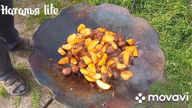Лагман на Сковороде Садж. Лагман по - новому. Готовим еду на Костре. смотреть онлайн