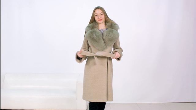 Пальто с мехом зима