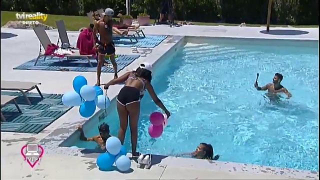 2016-06-07 17:41 -- Jessica E Rui Enfrentam-se Na Pisicina