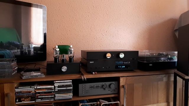 Tres válvulas - Elac Debut B6 смотреть онлайн