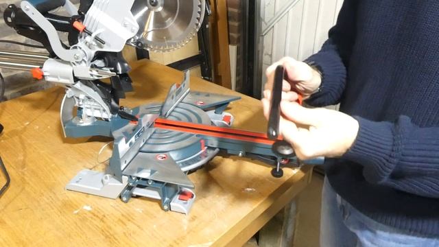 Bosch Sliding Mitre Saw GCM8SJL - Unboxing and Review смотреть онлайн