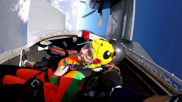 Аэродром Танай. Прыжок с Парашютом в Тандеме. Страшно ли Прыгать? Смотрите сами... смотреть онлайн