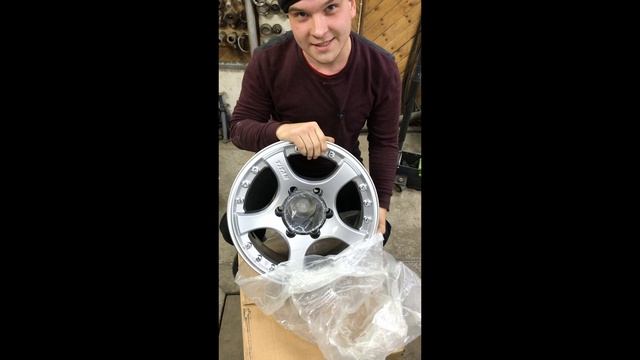 Распаковка колесного диска. Unpacking the wheel. смотреть онлайн