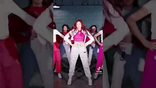 Leeseo's Iconic dance part!? #ive #leeseo ( Credits to the owner ) смотреть онлайн