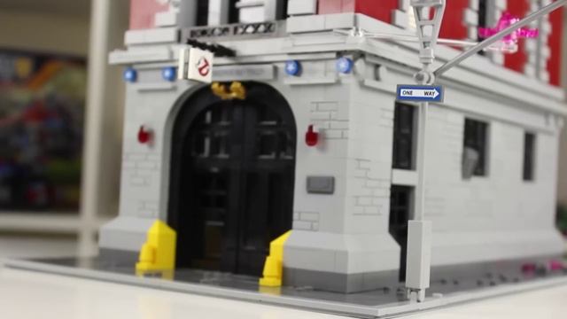 LEGO 75827 Штаб-квартира Охотников за привидениями смотреть онлайн