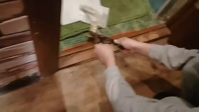 когда твой друг ел  конфету в туалете