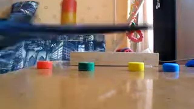 Играем с попугаем ) "Красный-желтый" смотреть онлайн