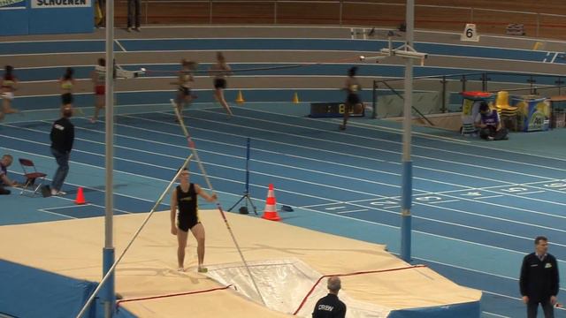 60 meter Meisjes B serie en halve finale - NK indoor junioren Apeldoorn 2011 смотреть онлайн