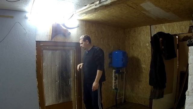 Продолжаю работы по ремонту деревенского дома изнутри! смотреть онлайн