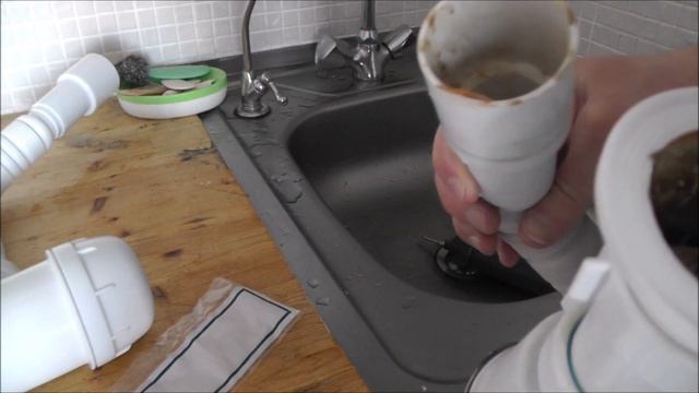 Как поменять сифон на Кухне ?  Ани Пласт Сифон Сантехнический А0115