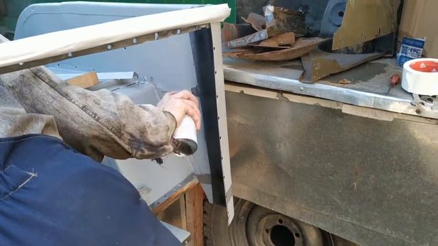 Газ-67. Продолжение ремонта кузова. Установка заднего борта. смотреть онлайн