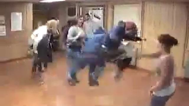 Jump Rope Record -- Duct Tape Teambuilding Game смотреть онлайн