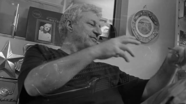 Giacomo Favretto in Vitrine смотреть онлайн