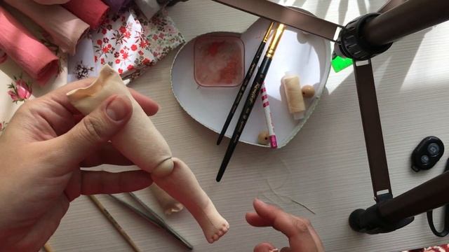 Часть 2 . Собираем шарнирную ножку для куклы «болтушки « смотреть онлайн