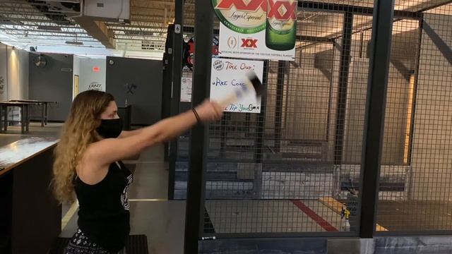 3 fun ways to throw an axe at Crazy Axe смотреть онлайн