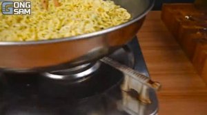 asmr-mukbang-ostraya-lapsa-otvarivat-moreprodukti-osminog-zvuk-edi-gon