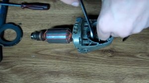 Замена подшипников на болгарке.  Replacement of bearings angular polishers.