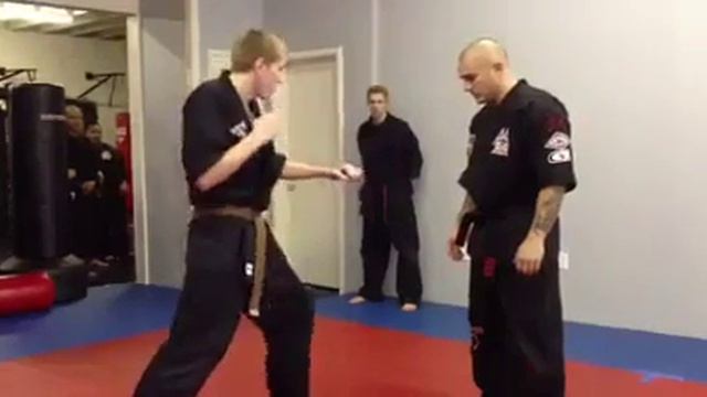 Gangnam Style прям по яйцам:D смотреть онлайн