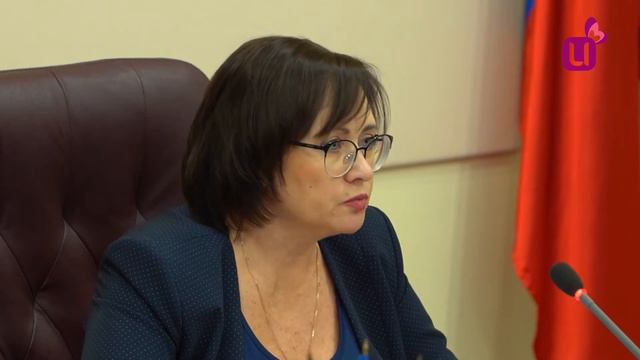 А у нас во дворе. Предпринимателей отчитали в администрации смотреть онлайн