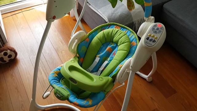 Детские качели Graco, качение и музыка смотреть онлайн