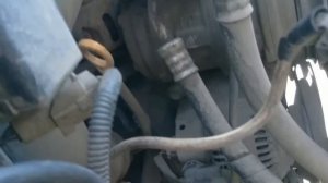 Натягиваем ремни генератора на двигателе 1KZ TE Toyota Hilyx Surf 185