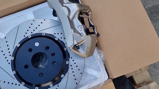 Обзор усиленной 6ти поршневой тормозной системы Brembo GT6. смотреть онлайн