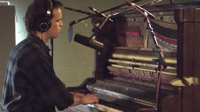 Peter Broderick - "Sideline" Studio Recording смотреть онлайн