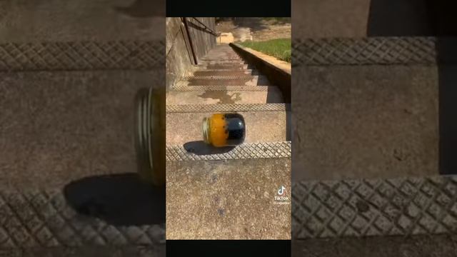 бутылки по лестнице бью смотреть онлайн