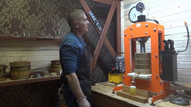 Презентация и работа бочки для холодного отжима масла, объемом 1 литр смотреть онлайн