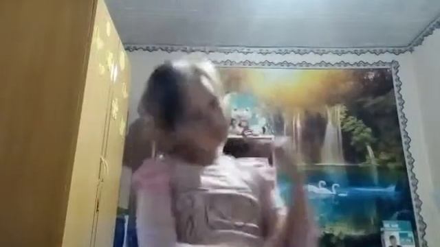 Клип на песню ,,я знаю твой телефон". Сонечка Fly смотреть онлайн